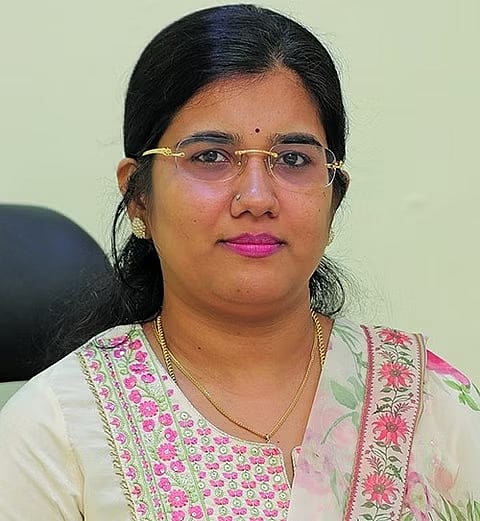 Doctor-Vikatan:-மெனோபாஸ்-காலத்தில்-அடிக்கடி-யூரினரி-இன்ஃபெக்ஷன்...-ஆன்டிபயாடிக்-எடுக்கலாமா?