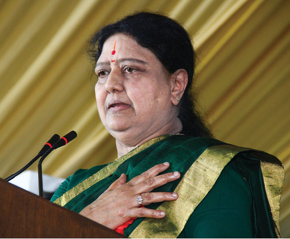 ``மூழ்கி கிடக்கும் பயிர்கள்; ஸ்டாலின் இதுவரை விவசாயிகளை எட்டிக் கூட பார்க்கவில்லை -சாடிய சசிகலா