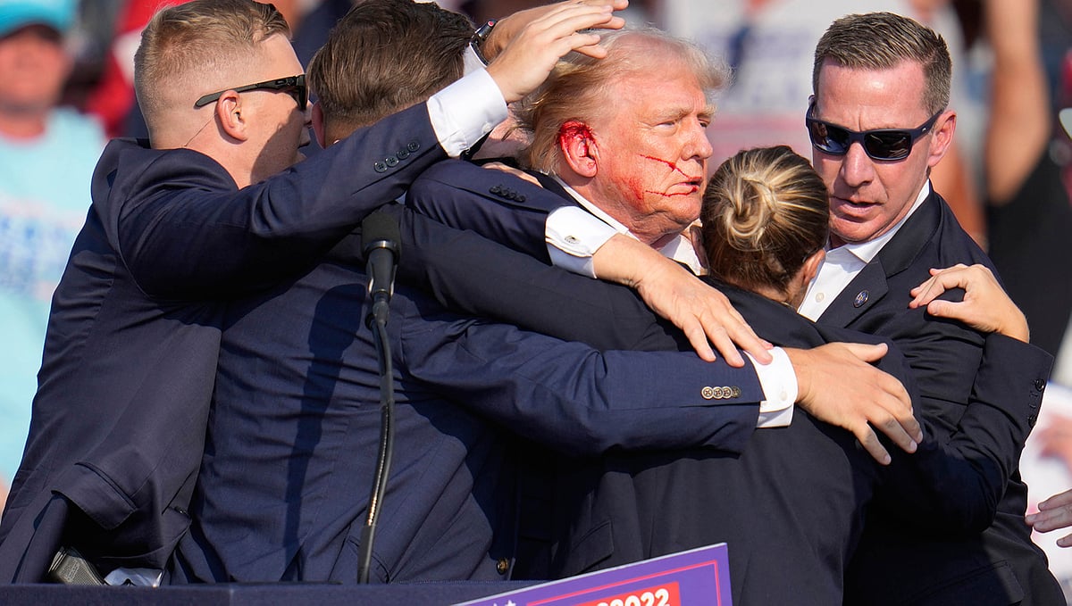 Donald Trump: காதில் பேண்டேஜ்... துப்பாக்கிச்சூட்டுக்குப் பிறகு முதன்முறையாக உரையாற்றிய ட்ரம்ப்!
