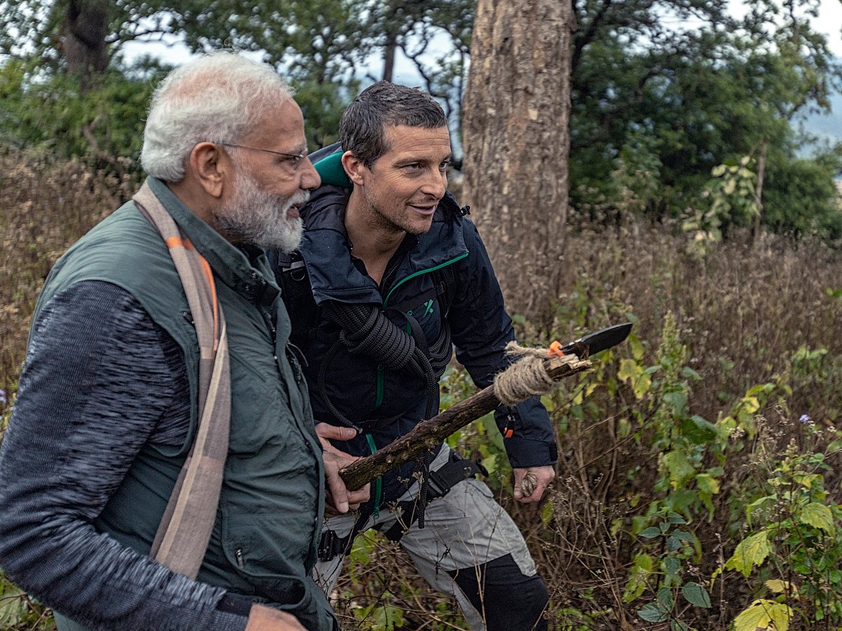 Bear Grylls: உயிர் காக்க உதவிய டிவி நிகழ்ச்சி - பியர் கிரில்ஸ் வீடியோ மூலம் உயிர் பிழைத்த இளைஞர்கள்!