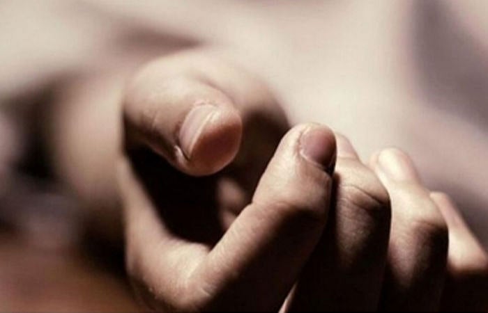 மதுரை ரெளடியுடன் அறிமுகம்; சிறுவன் கடத்தல்... கணவர் வீட்டுமுன்னே தற்கொலை செய்த குஜராத் IAS-ன் மனைவி