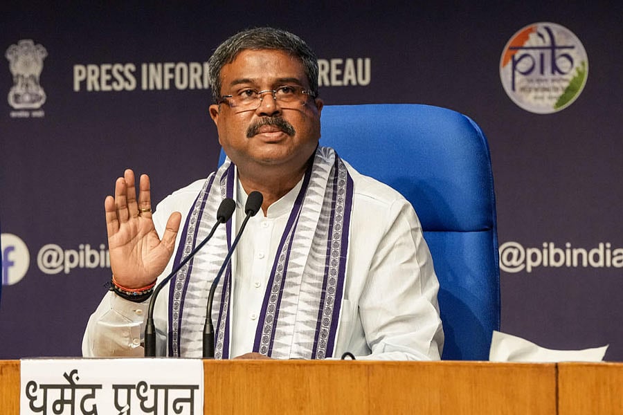 டெல்லி பல்கலைக்கழக சட்டப்படிப்பு பாடத்திட்டத்தில் மனுதர்மம்? தடுத்த துணைவேந்தர்..!