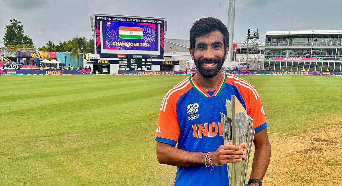 Dhoni: இந்திய அணியில் எனக்குப் பிடித்த பவுலர் இவர்தான்! - தோனி பகிர்ந்த தகவல்