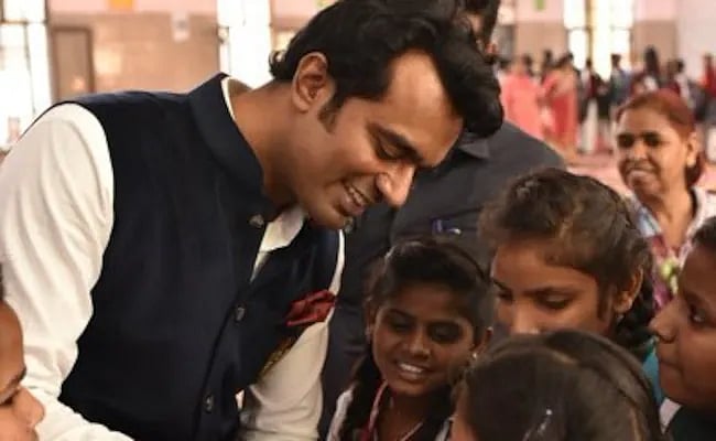 UPSC: பூஜா IAS சர்ச்சையை தொடர்ந்து... மேலும் ஒரு IAS அதிகாரி மீது மோசடி புகார்!