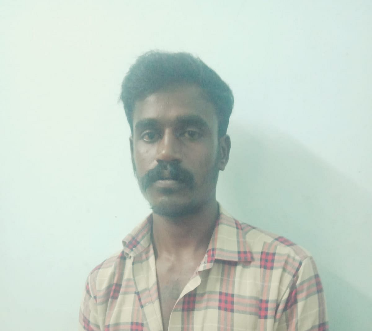 தூத்துக்குடி: பைக் வாங்க பணம் கேட்டு மனைவியிடம் தகராறு; ஆத்திரத்தில் மாமனாரை வெட்டிய மருமகன்!