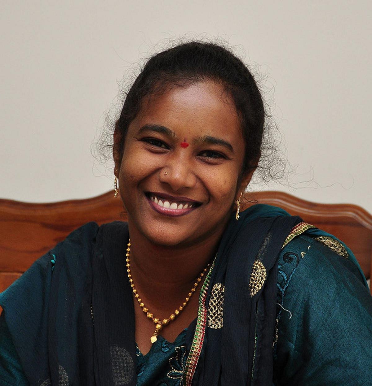 உ.பி: 40 நாள்களில் 7 முறை பாம்பு கடித்ததா...? ஆட்சியர் இந்துமதி விசாரணையில் வெளிவந்த உண்மைகள்..!