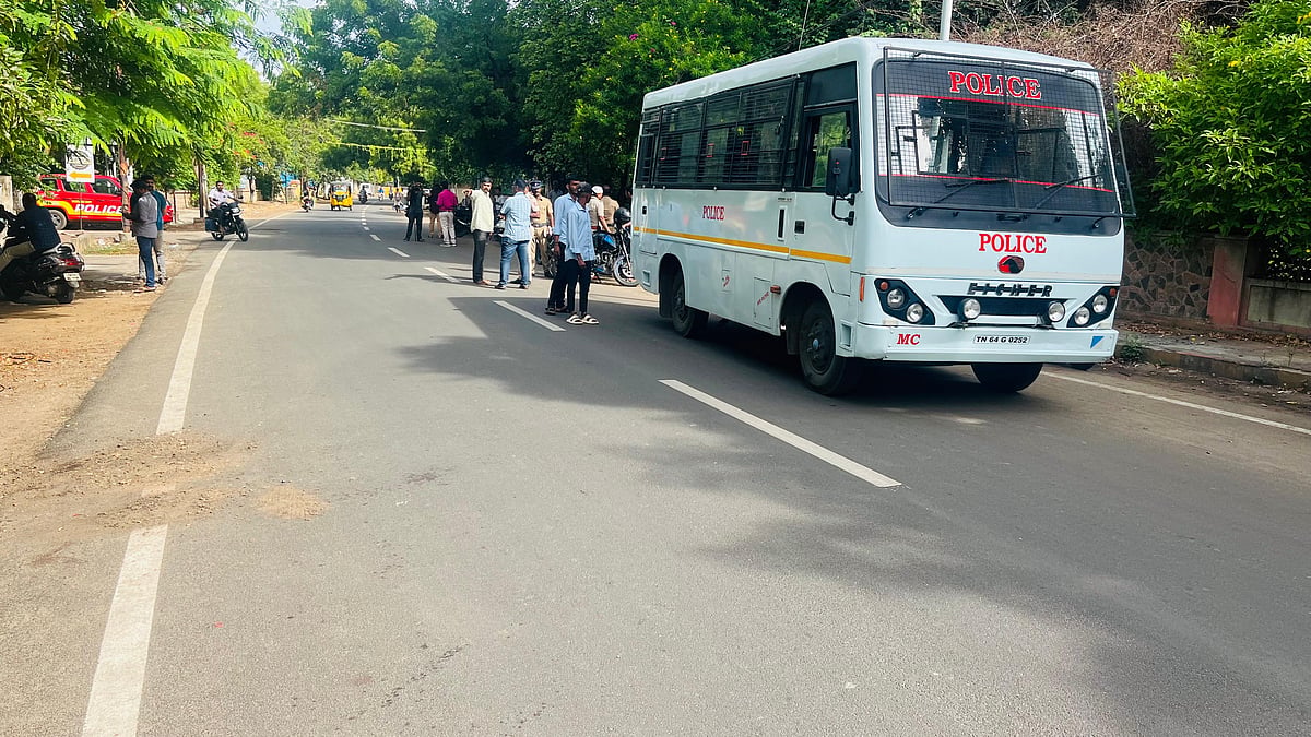 வாக்கிங் சென்ற நாம் தமிழர் கட்சி நிர்வாகி படுகொலை - மதுரையில் அதிர்ச்சி சம்பவம்