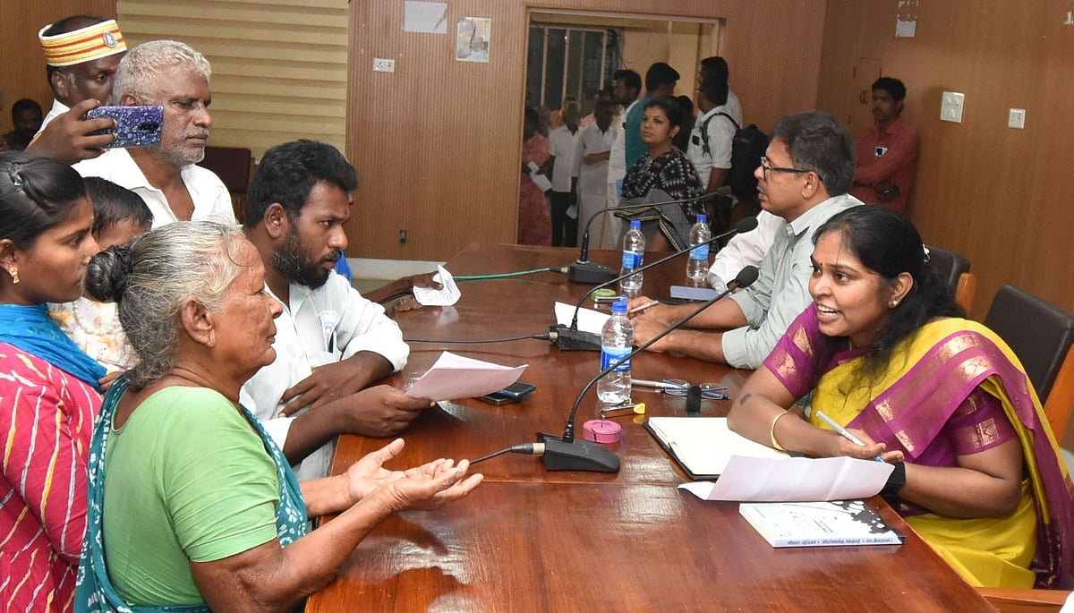 `அரசு அதிகாரிகள் சிரித்த முகத்துடன் பணிசெய்யணும்’ - 40 ஆண்டுகளுக்கு பின் தஞ்சைக்கு ஆட்சியரான பெண்