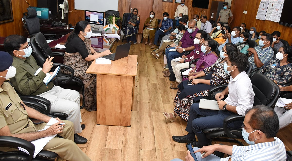 கேரளா: 3-வது முறையாக நிபா வைரஸ் பாதிப்பு;
14-வயது சிறுவன் மரணம்... சுகாதாரத்துறை சொல்வது என்ன?