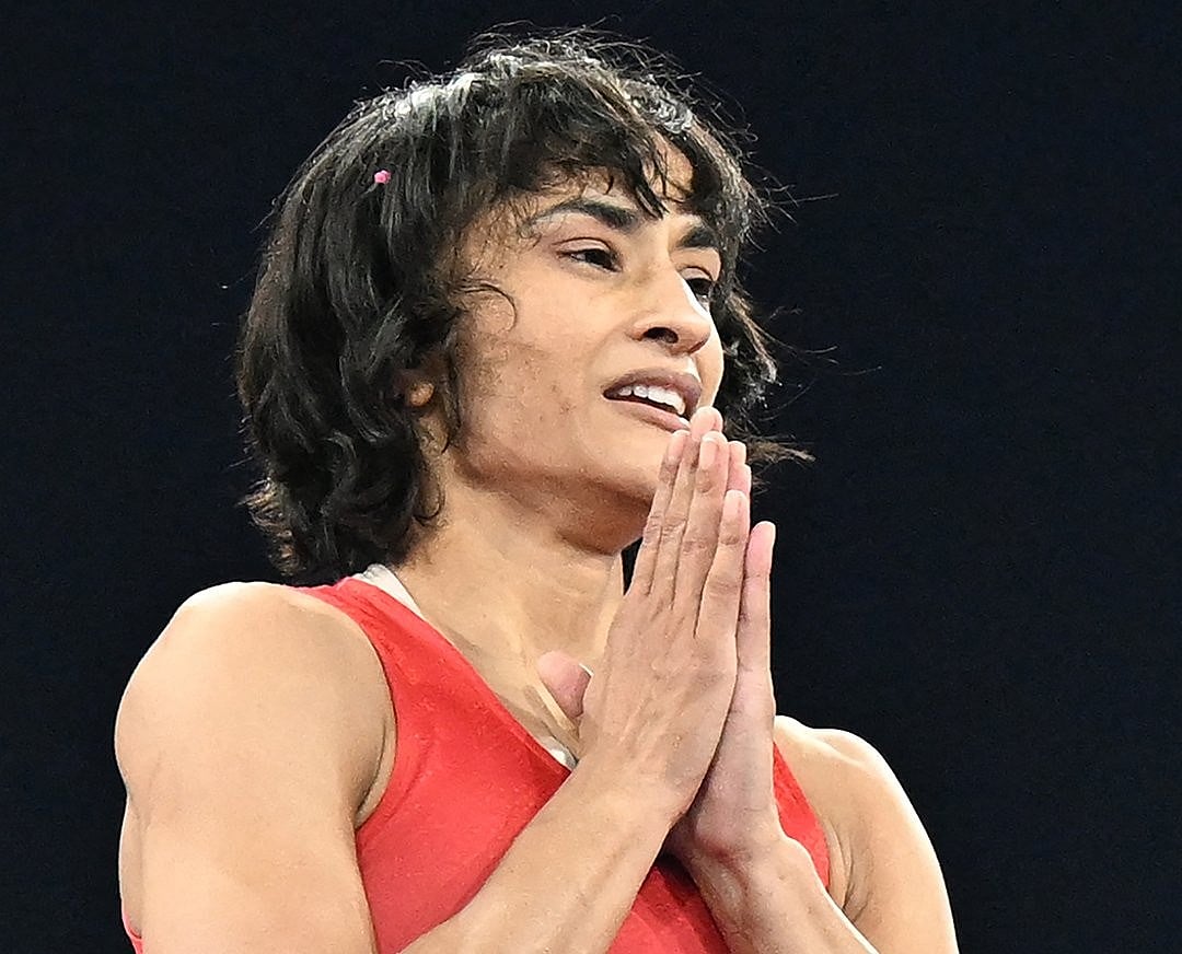 Vinesh Phogat: `மோடி பாரீஸிலிருக்கும் பி.டி.உஷாவிடம் பேசினார்.!’ - மக்களவையில் அமைச்சர் கூறியதென்ன?