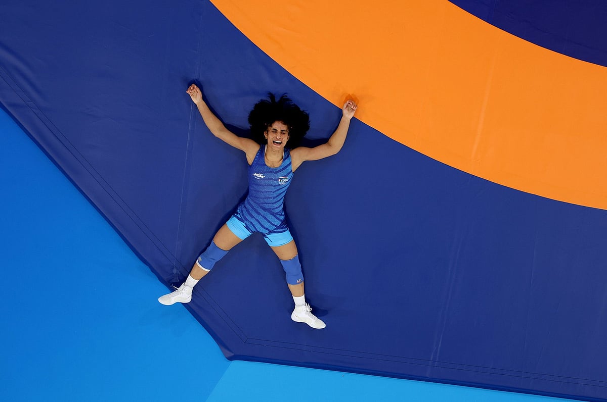 Vinesh Phogat: வினேஷ் மீதும் தவறு இருக்கிறது; அவரும் பழியை ஏற்க வேண்டும் - சாய்னா நேவால் கருத்து
