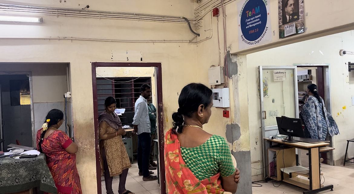 கோவை: டிஜிட்டல் முறையில் ரூ.25 லட்சம் லஞ்சம்... சிக்கிய மேட்டுப்பாளையம் சார் பதிவாளர்!