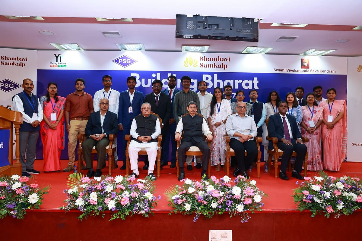 `வாழ்வின் எந்த சூழ்நிலையிலும் வெற்றியைத் தலைக்கு ஏற்றிடாமல் அடக்கமாக இருக்க வேண்டும்! -  ஆளுநர் ரவி