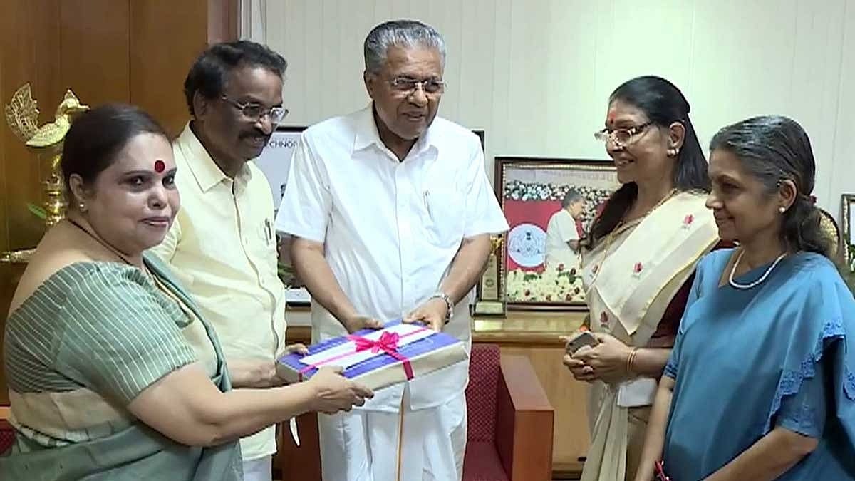 Hema Committee: நான் ஓடி ஒளியவில்லை; அம்மா சங்கம் மட்டும் பொறுப்பாகாது! - மோகன்லால் சொல்வதென்ன?