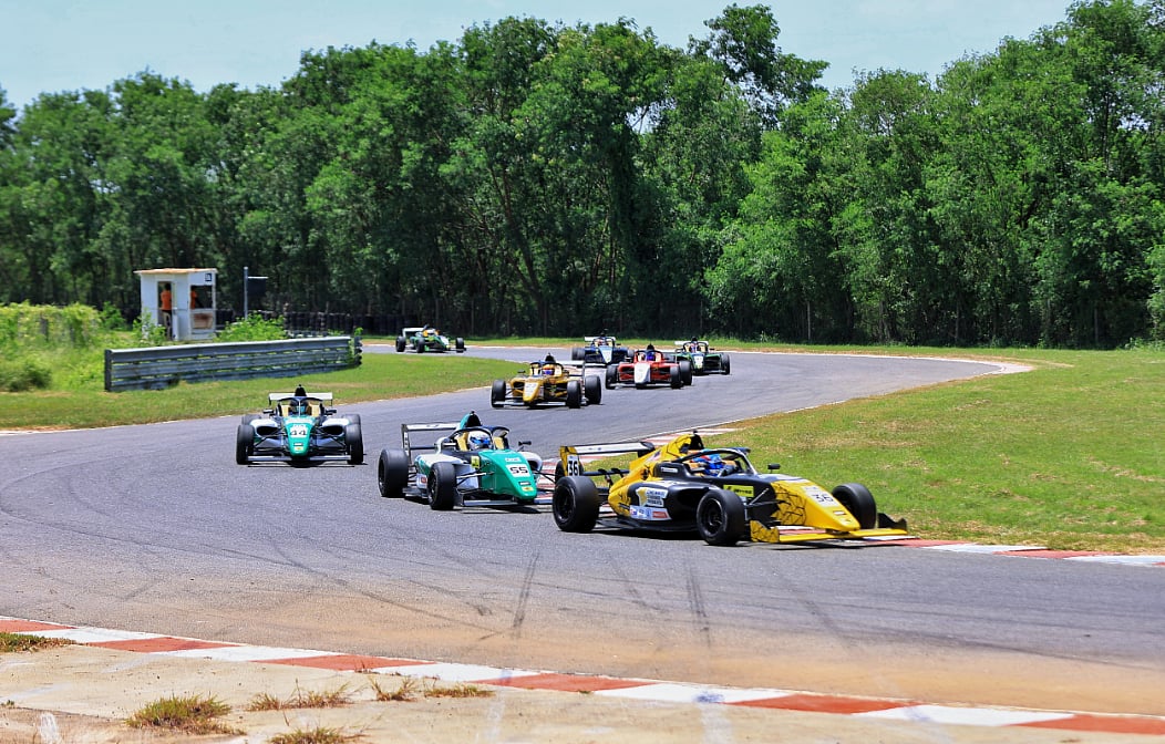 Formula 4 Round 1 Day 2: சென்னையை அடுத்த இருங்காட்டுக்கோட்டையில் F4 ரேஸ்! | Photo Album