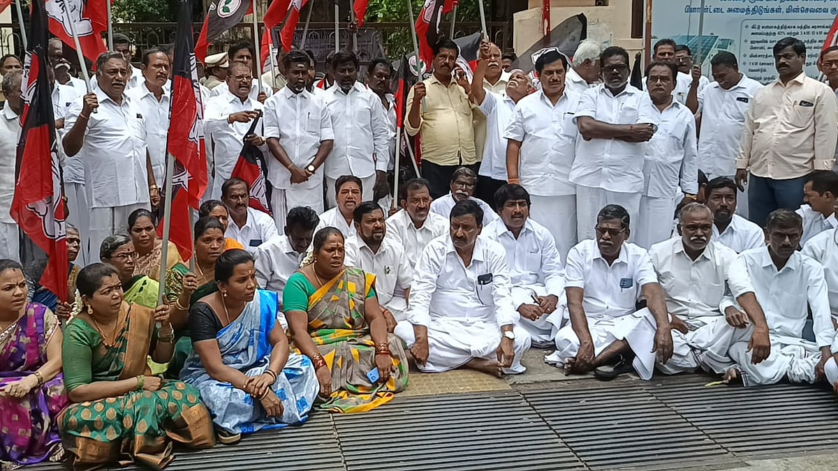 `ஷாக்’ அடிக்கும் முன் தேதியிட்ட மின் கட்டண உயர்வு! - வலுக்கும் எதிர்ப்பு; போராட்டக் களமான புதுச்சேரி