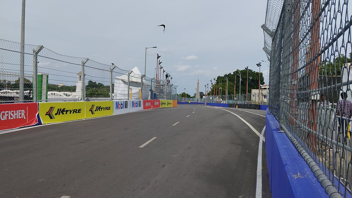 Chennai F4: போட்டிகள் ஒத்திவைப்பு; அனுமதி + வார்னிங் கொடுத்த FIA - முதல் நாளில் என்ன நடந்தது?!