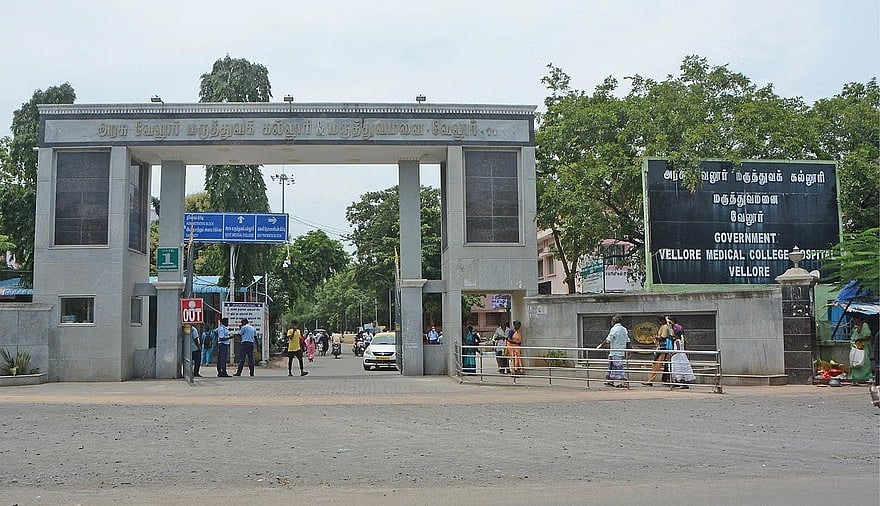 பையில் போட்டு கடத்தப்பட்ட பச்சிளம் குழந்தை மீட்பு - கர்நாடகாவில் மடக்கிய வேலூர் போலீஸ்!