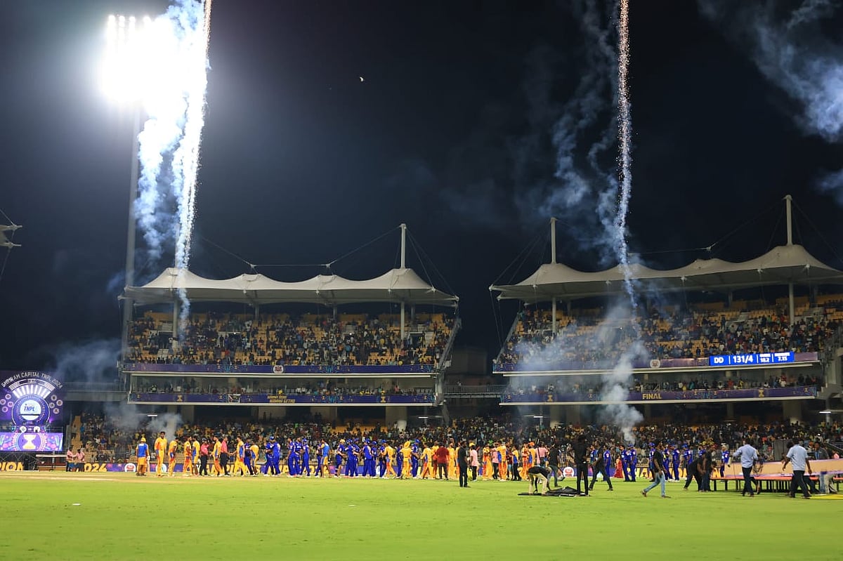 TNPL: அதிரடி காட்டிய அஷ்வின்; முதன் முறையாக சாம்பியன் பட்டம் வென்ற திண்டுக்கல் டிராகன்ஸ்!