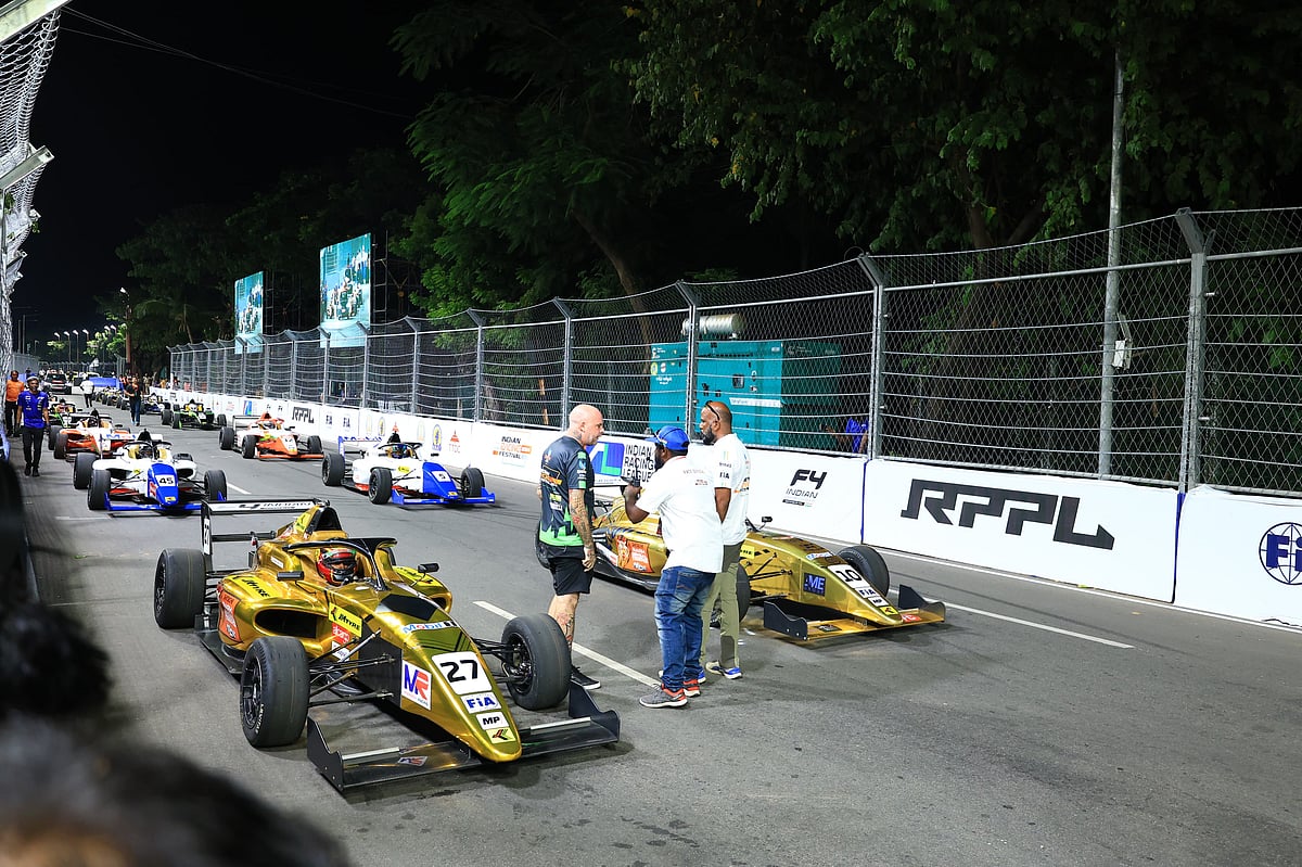 Chennai Street Race : 9 மணி நேர ரேஸ்; 1 மணி நேர ஸ்டன்ட் ஷோ! - இன்றைய ரேஸ் அட்டவணை அப்டேட்ஸ்!