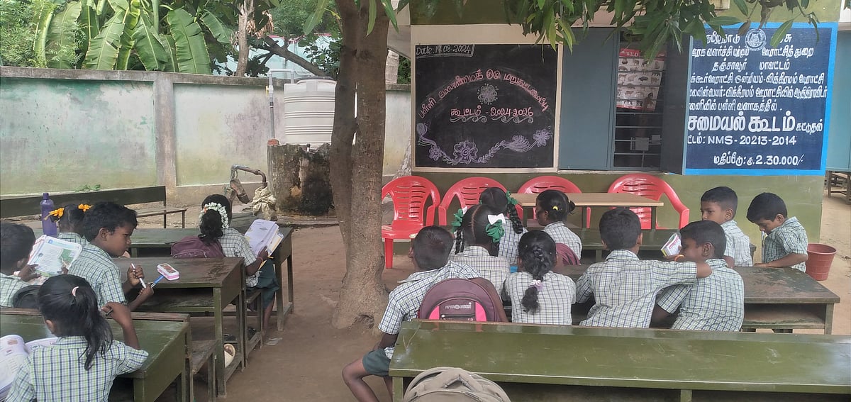 பந்தலூர்: மூடப்பட்ட 50 ஆண்டுக்கால ஆதிதிராவிடர் நலத்துறை பள்ளி; வருத்தத்தில் மக்கள்! காரணம் என்ன?