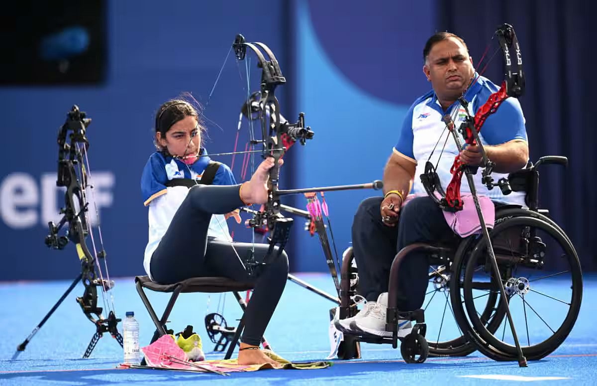 Paralympics : பிளம்பர்; தச்சு வேலை; கார் விபத்து... தடைகளை தகர்த்து சாதனைப் படைத்த ராகேஷ் குமார்