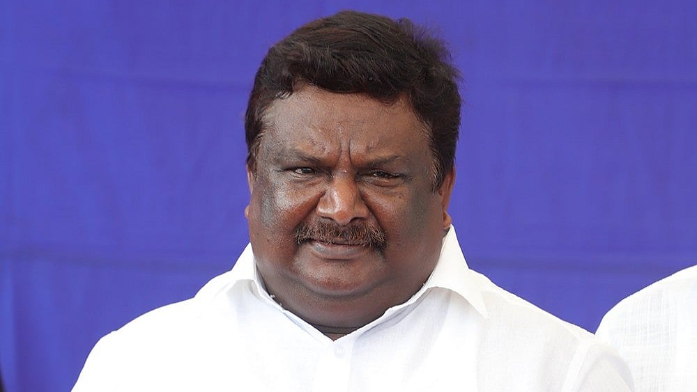 `அரசு வேலை வாங்கித் தருவதாக மோசடி - முன்னாள் அமைச்சர் சிவசங்கருக்கு போலீஸ் சம்மன்! 