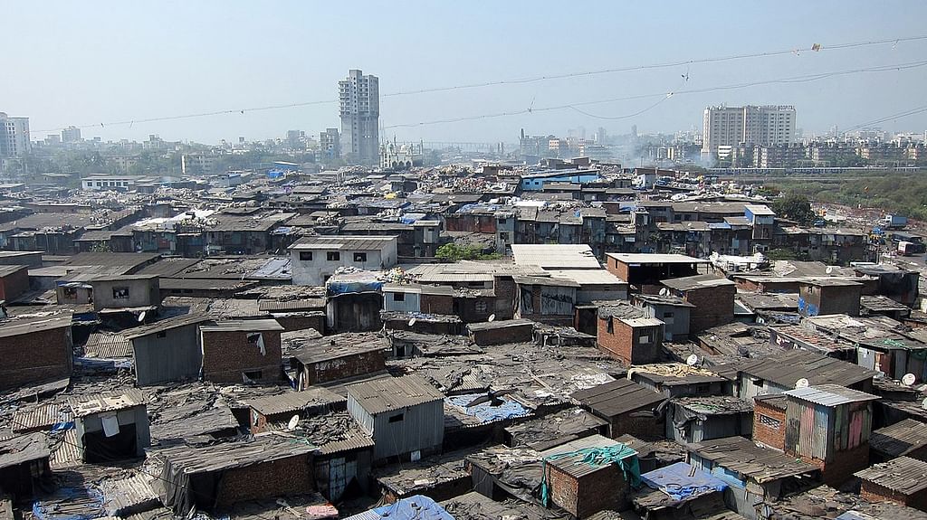 Dharavi : கட்டுமான பணி தொடக்கம்; தாராவி குடிசைவாசிகளுக்கு குப்பை கிடங்கில் வீடு - கிளம்பிய எதிர்ப்பு