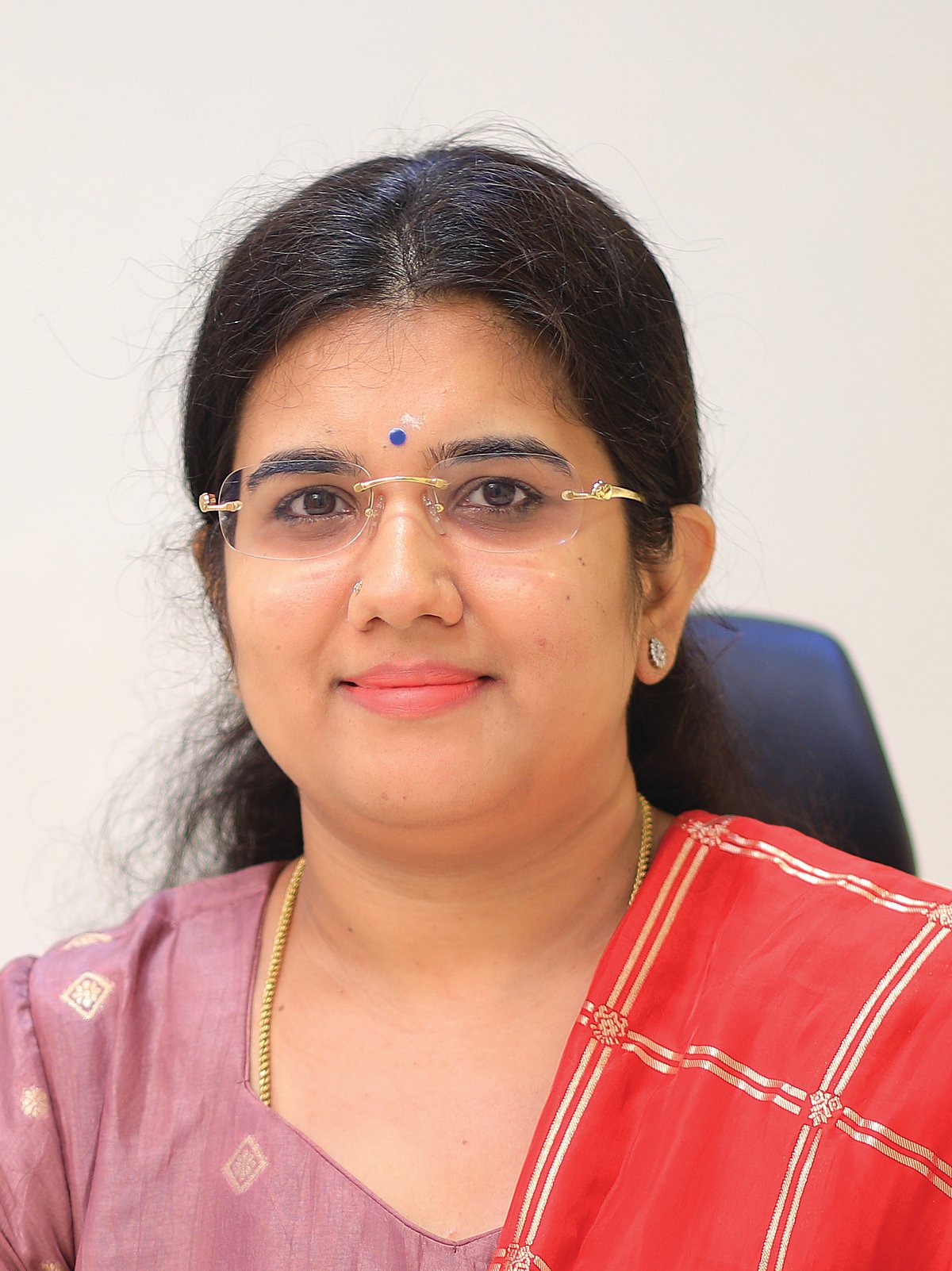 Doctor Vikatan: கர்ப்பிணிக்கு எந்த மாதம் வயிறு தெரியும்; வயிற்றைப் பார்த்து பாலினம் சொல்ல முடியுமா?