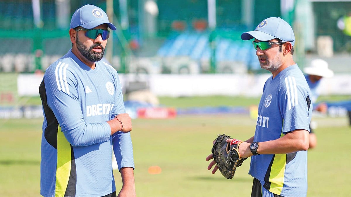 Aus vs Ind: இதே பயிற்சியாளர்கள் தொடர வேண்டுமா? - கம்பீர் குழு நோக்கி கவாஸ்கர் அடுக்கும் கேள்விகள்