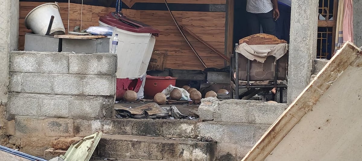 வீட்டில் நாட்டு வெடி தயாரிப்பு.. வெடித்ததில் மூவர் பலி; 9 பேர் படுகாயம்.. திருப்பூரில் நடந்தது என்ன?