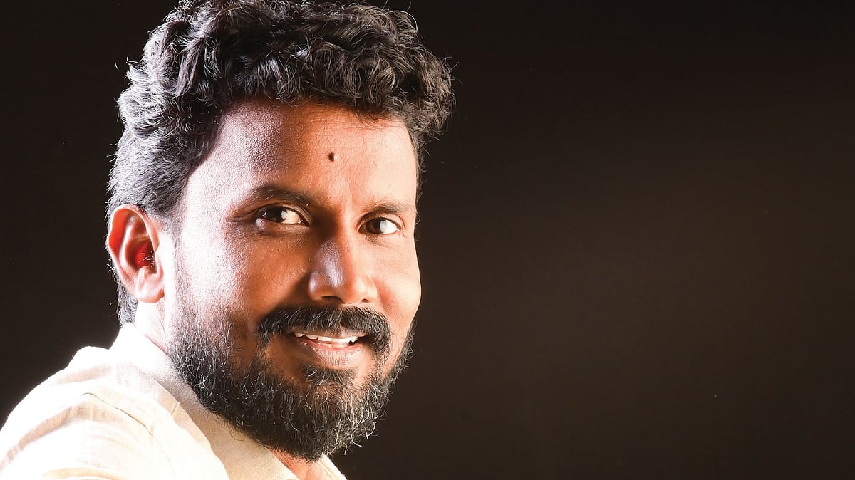 பாடலாசிரியர் மோகன் ராஜன்