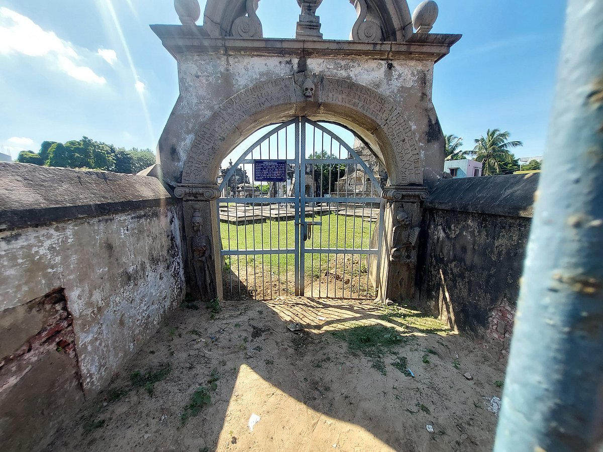 Pulicat: 16ம் நூற்றாண்டு டச்சு கல்லறை; Fort Geldria-வின் எஞ்சிய பகுதி| பழவேற்காடு Weekend Spot Visit