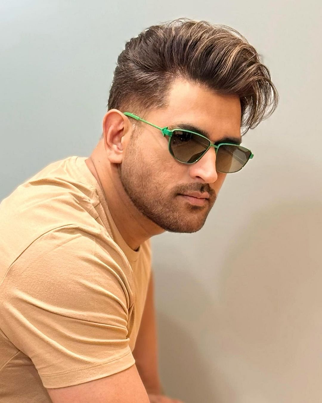 Dhoni: தோனியின் New Style... கூலர்ஸ் அணிந்து ஃபயர் லுக்கில் எம்.எஸ் தோனி