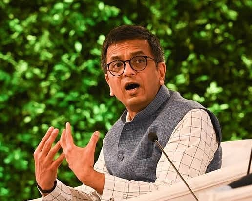 ``நீதிபதிகள் மக்களால் தேர்ந்தெடுக்கப்படாதவர்கள்தான், ஆனால்... - நீதிபதி சந்திரசூட்