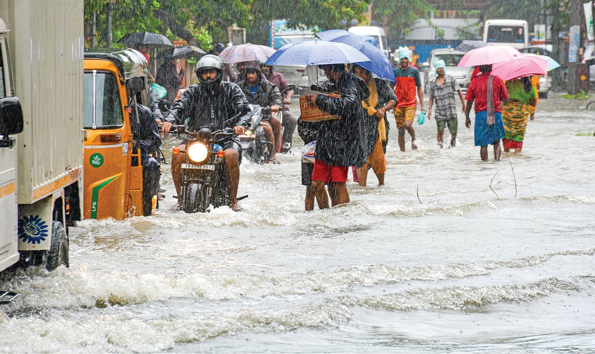 Rain Alert : இன்று எந்தெந்த மாவட்டங்களில் கனமழை... எங்கெல்லாம் பள்ளி, கல்லூரிகளுக்கு விடுமுறை?!