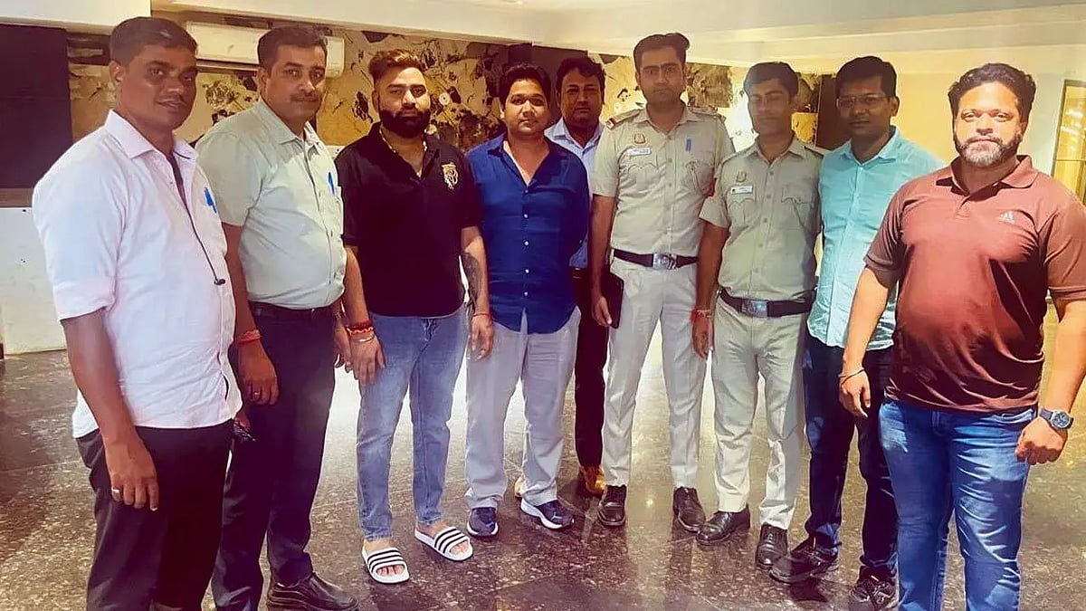 டேட்டிங் ஆப்பில் சிக்கும் இளைஞர்களிடம் பணம் பறிக்கும்  மோசடி கும்பல்... விசாரணையில் அம்பலம்!