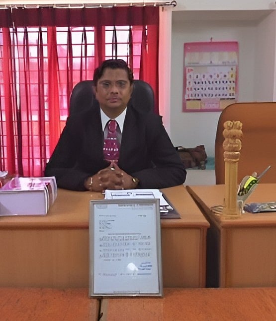 Gujarat: 5 ஆண்டுகளாக போலி நீதிமன்றம் நடத்தி, வழக்குகளுக்கு தீர்ப்பு சொல்லிய நபர் கைது!