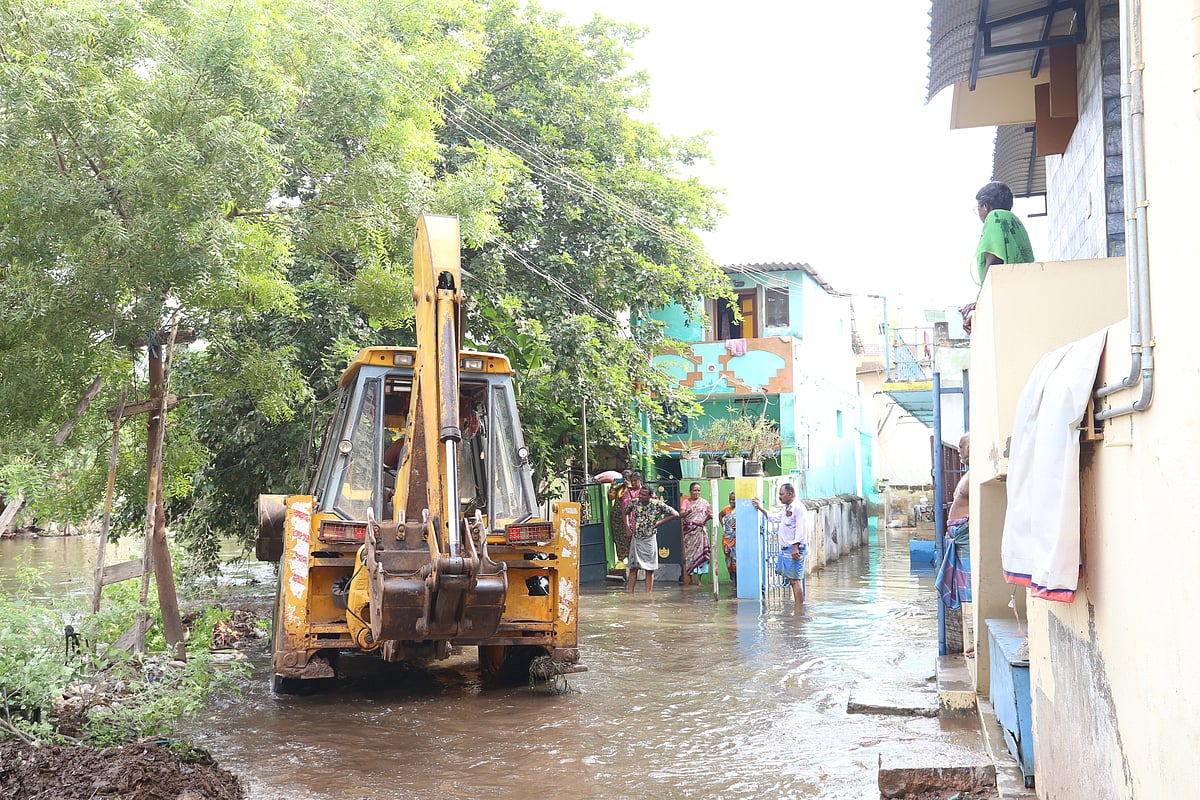 Madurai rain: வெள்ள நீர் புகுந்த நரிமேடு, செல்லூர் பகுதிகள்.. தத்தளிக்கும் மதுரை |Photo Album