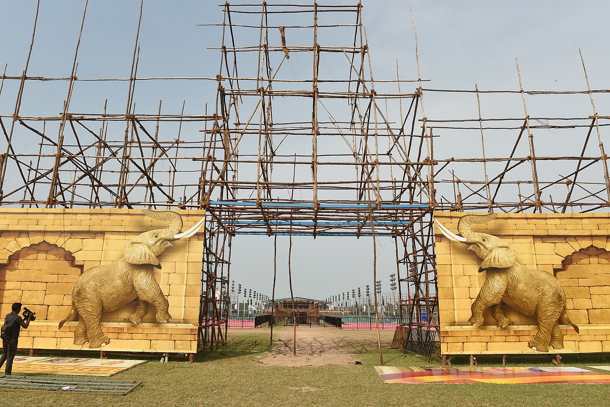 TVK: இறுதிக்கட்டத்தில் தவெக மாநாட்டு வேலைகள்... பார்வையிட்ட புஸ்ஸி ஆனந்த் | Photo Album