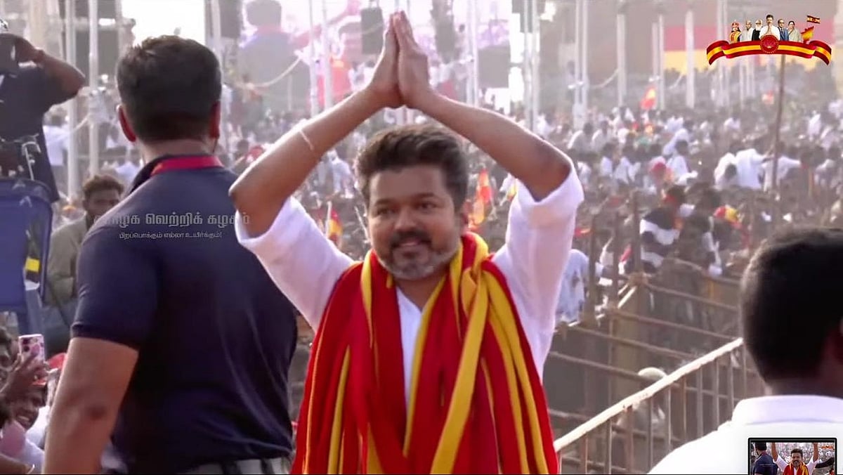 Tvk Vijay: ``விஜய்யின் அரசியல் நகர்வு நல்லா இருக்கு - தந்தை எஸ்.ஏ.சந்திரசேகர்