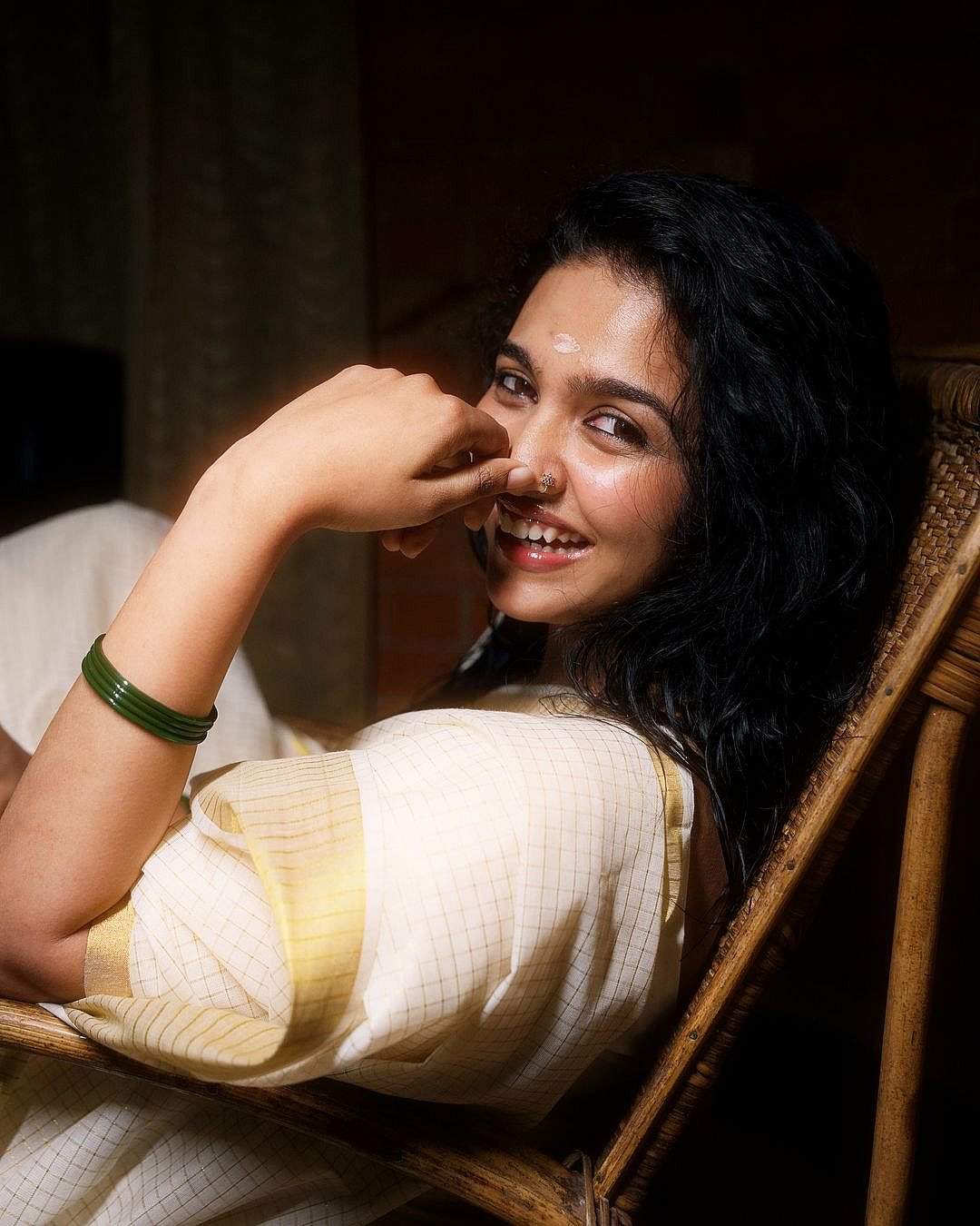 Mamitha Baiju: `ஓமன பெண்ணே... - `தளபதி 69 நடிகையின் லேட்டஸ்ட் க்ளிக்ஸ்!