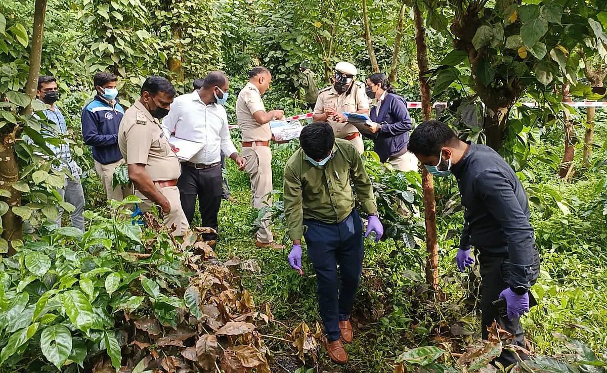 பணத்துக்காக இரண்டாவது கணவனை காதலனுடன் சேர்ந்து கொன்ற பெண்... பகீர் பின்னணி..!