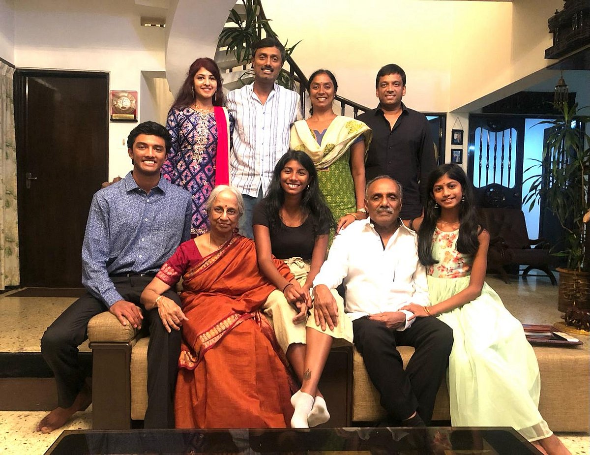 Diwali: மாமனார் பேராசிரியர் க.அன்பழகனும் நானும் - மனம் திறக்கும் டாக்டர் சொக்கலிங்கம் | Exclusive