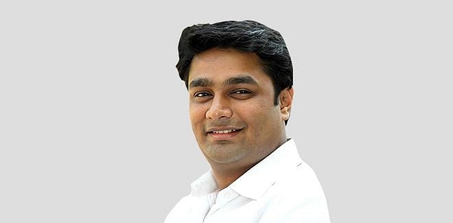 மகாராஷ்டிரா தேர்தல்: மும்பையில் கடும் போட்டி... அதிருப்தியில் பாஜகவுக்கு தாவிய காங்கிரஸ் தலைவர்!