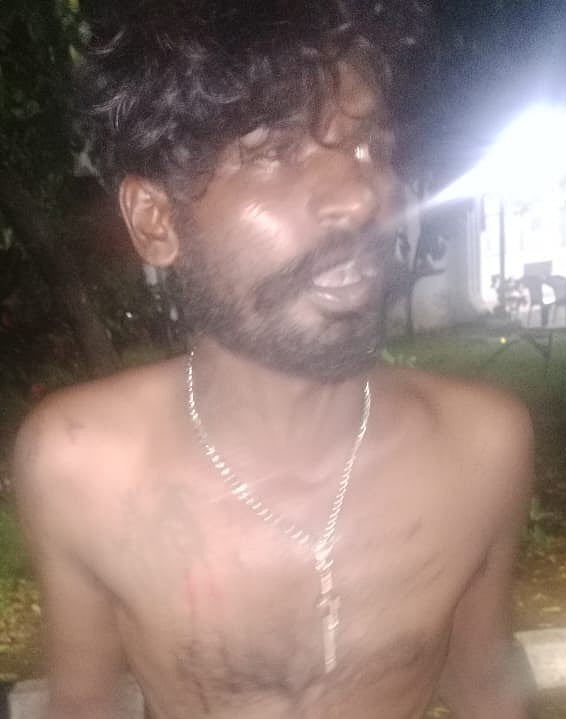 மதுக்கடையில் தகராறு; போலீஸ் விசாரணை... போதையில் கழுத்தை பிளேடால் அறுத்து தப்பியோட்டம்..!