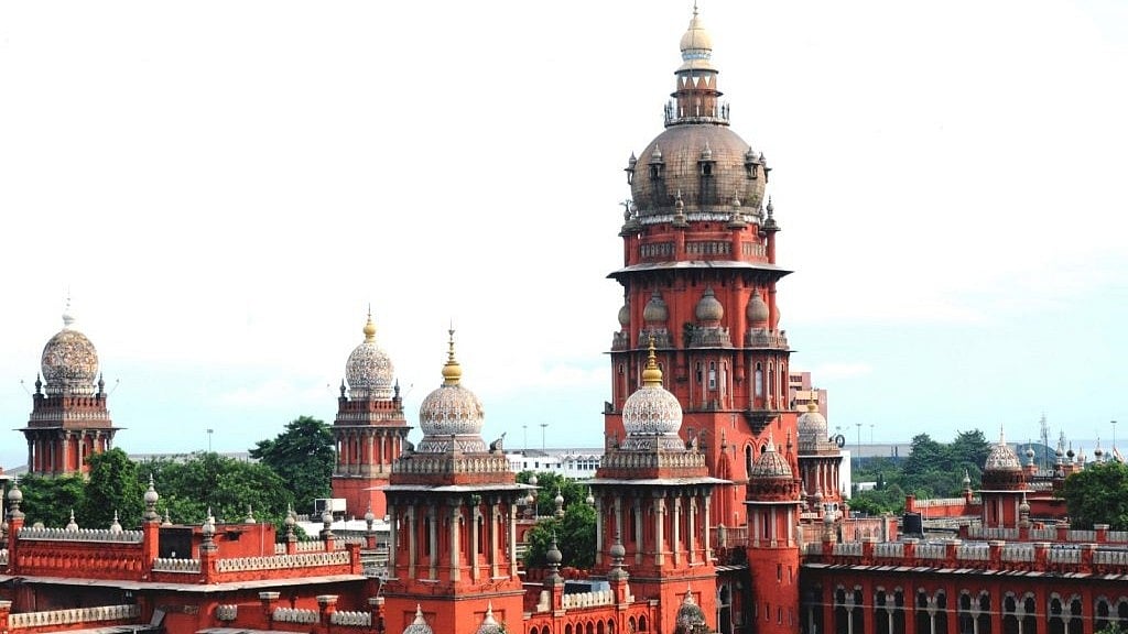 தமிழ்நாடு இடைத்தேர்தல்: 5 தொகுதிகளுக்கு சென்னை உயர் நீதிமன்றம் போட்ட தடை; முன்னாள் MLA-களுக்கு செக்!