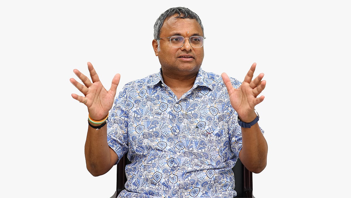 ஜானி வாக்கர் மதுபான விவகாரம்: கார்த்தி சிதம்பரம் மீது சிபிஐ புது வழக்கு; பின்னணி என்ன?