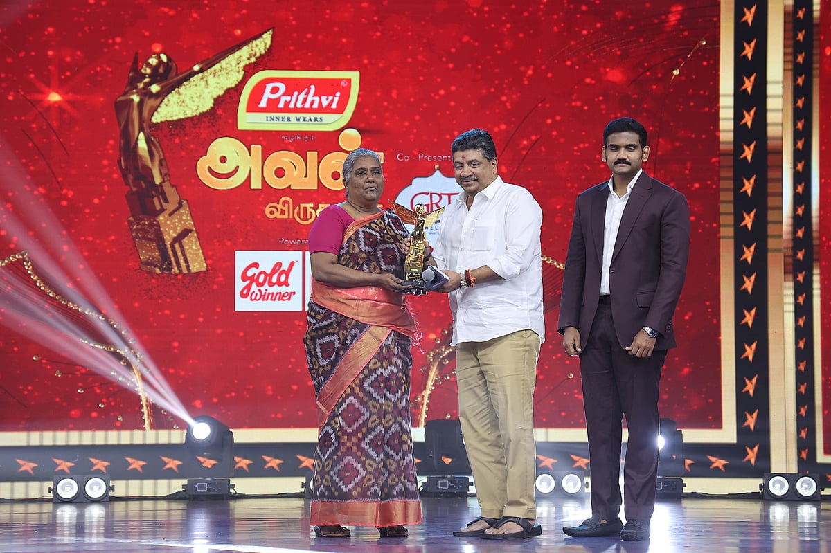 அவள் விருதுகள்: `மனிதத்தின்மீது நம்பிக்கை இழந்திருந்தேன்; ஆனால்..! - நெகிழ்ந்த முன்னாள் நீதிபதி