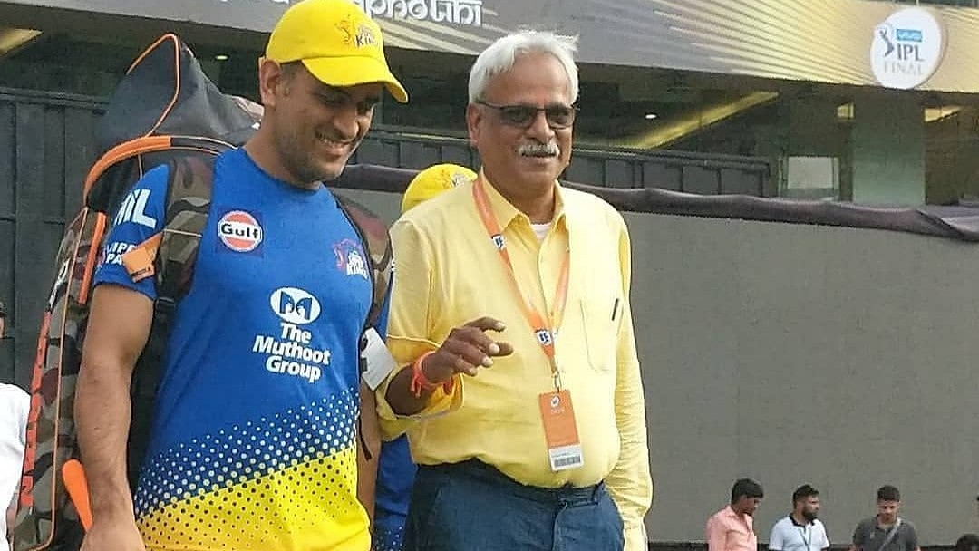 தோனி, காசி விஸ்வநாதன்